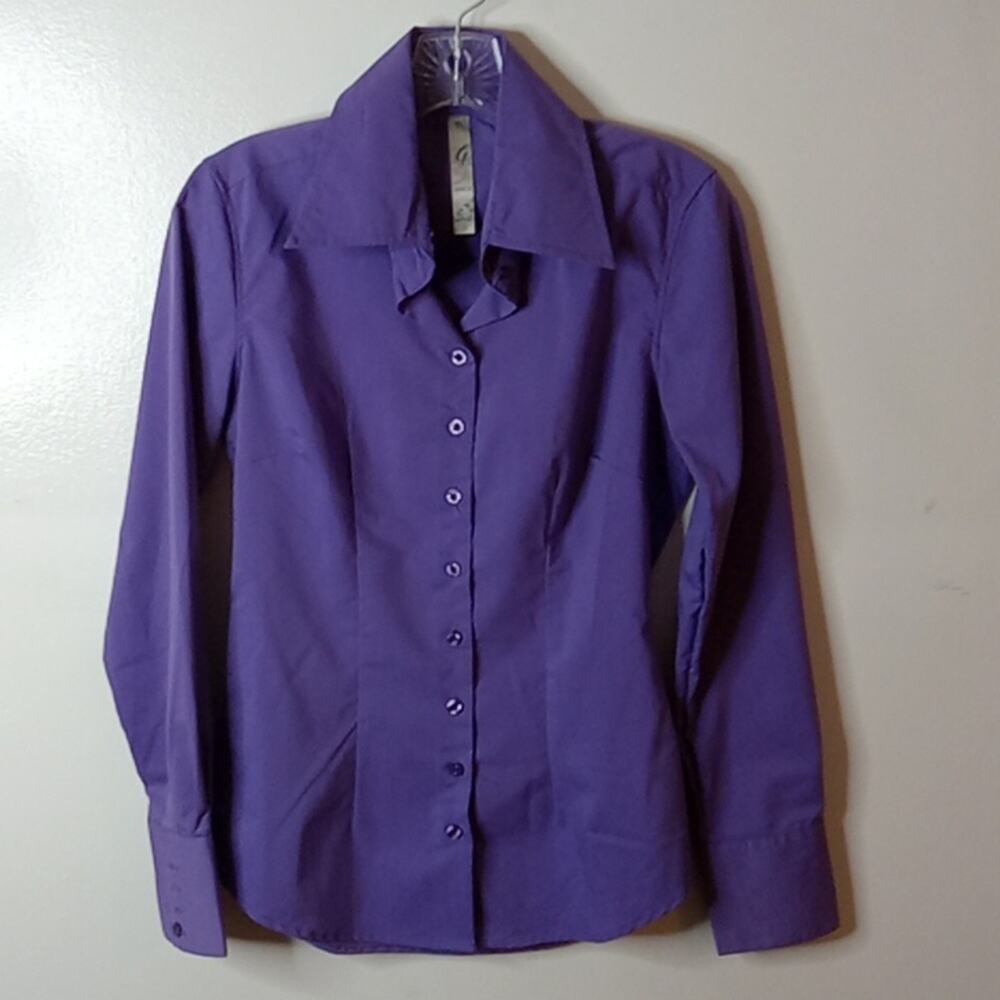 Gracie Women's Purple Collared Button down Medium blouse. Career,Office.